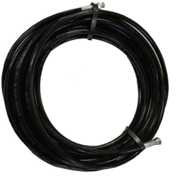 Tuyau noir avec raccords