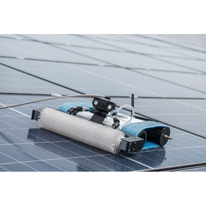 Drone terrestre de nettoyage de panneaux solaires et photovoltaïques